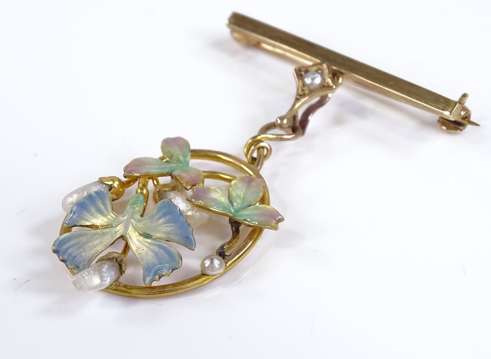 An Edwardian 9ct gold pearl and coloured enamel stylised pendant brooch, with openwork iris body and - Image 2 of 6