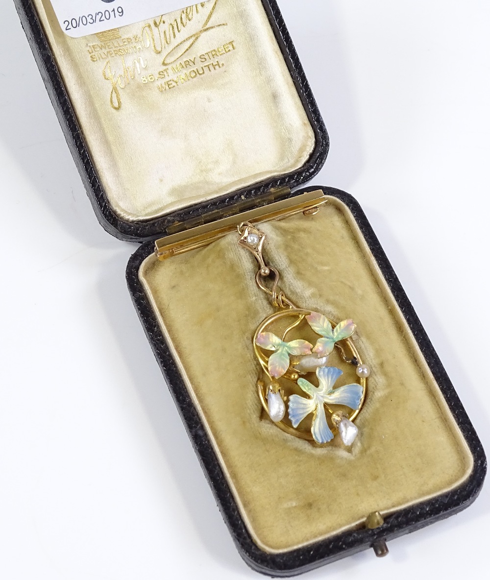 An Edwardian 9ct gold pearl and coloured enamel stylised pendant brooch, with openwork iris body and - Image 6 of 6