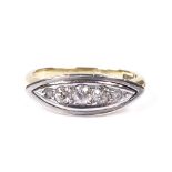 An 18ct gold 5-stone graduated diamond ring, setting height 6mm, size H, 3.1g