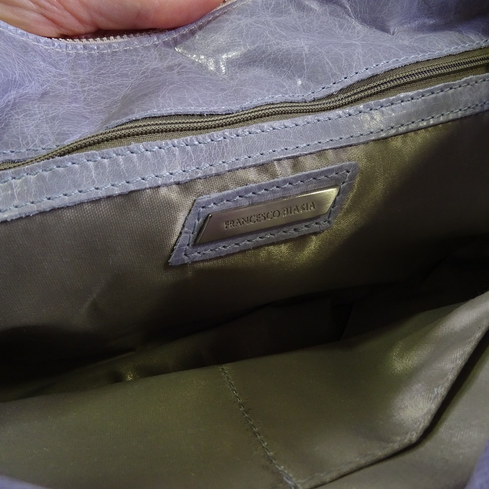 A Francesco Biasia lilac handbag, with dust bag - Image 3 of 3