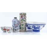 A group of Chinese porcelain items (6)