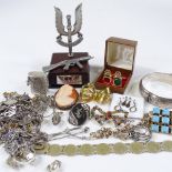 Silver and costume jewellery, including a Vesta case, a cameo brooch etc