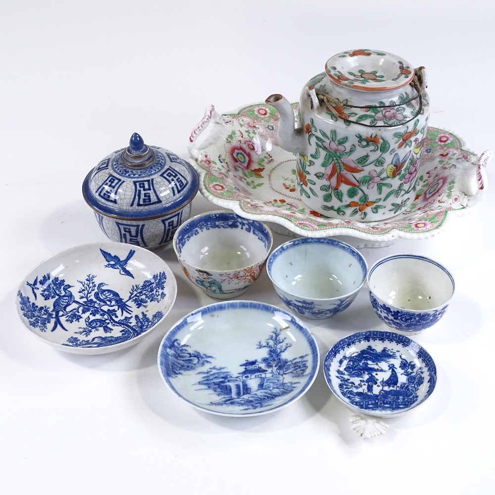 A group of English and Chinese porcelain, including a transfer decorated pearlware strainer, a - Image 2 of 3