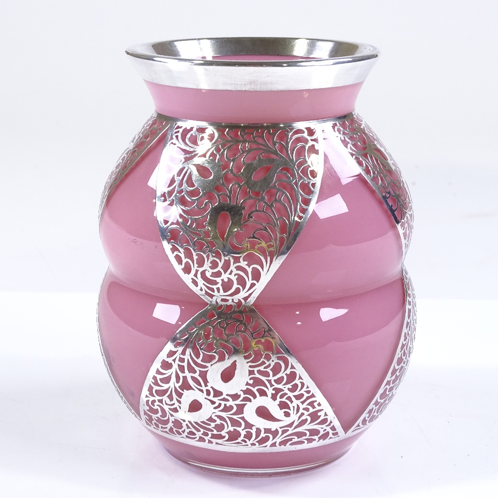 A silver-overlay pink glass double-gourd vase, height 13cm - Image 2 of 3