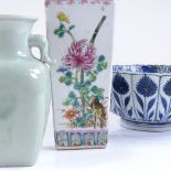 3 pieces of Chinese porcelain, comprising a celadon glaze vase, height 15.5cm, a blue and white