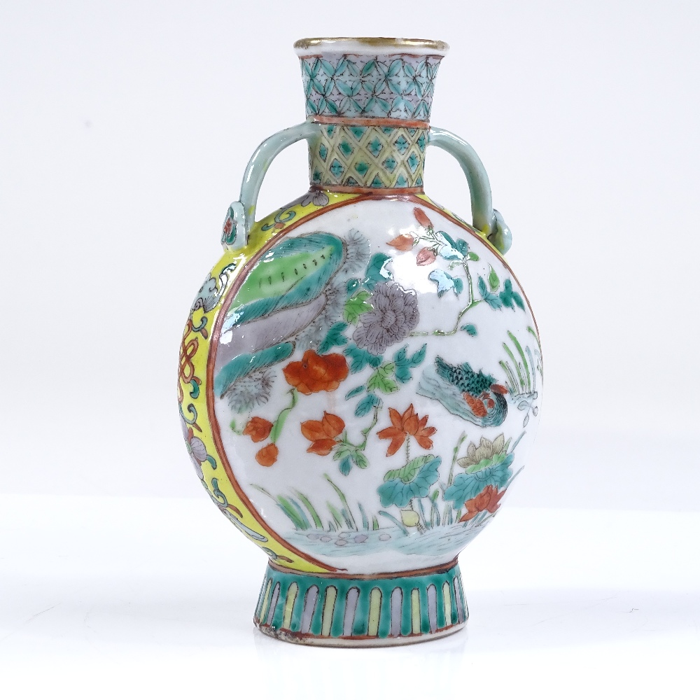 A Chinese famille verte porcelain 2-handled vase, with painted enamel birds and flowers, 4 character - Image 2 of 15