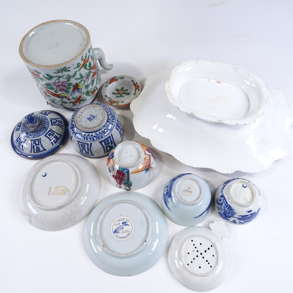 A group of English and Chinese porcelain, including a transfer decorated pearlware strainer, a - Image 3 of 3