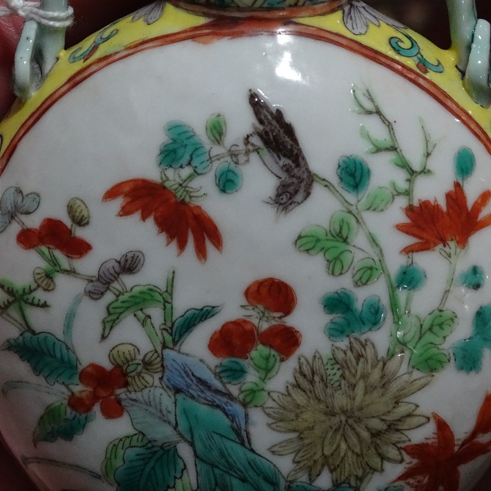 A Chinese famille verte porcelain 2-handled vase, with painted enamel birds and flowers, 4 character - Image 8 of 15