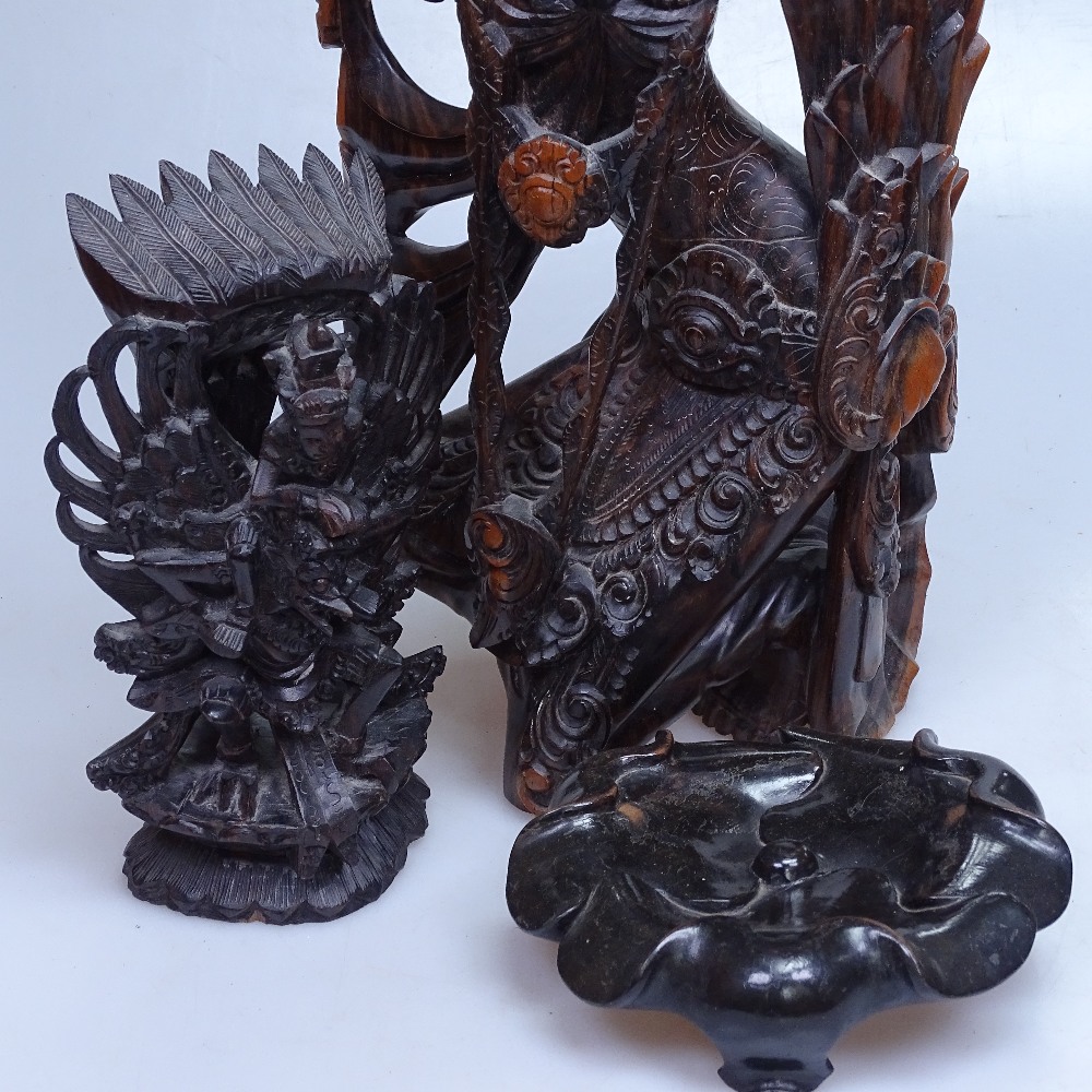 2 Eastern carved wood figures, tallest 19", and an Oriental carved wood stand - Image 2 of 2