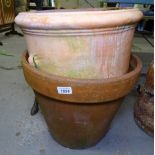 2 terracotta plant pots