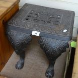 Victorian cast-iron footman on paw feet, 14" across