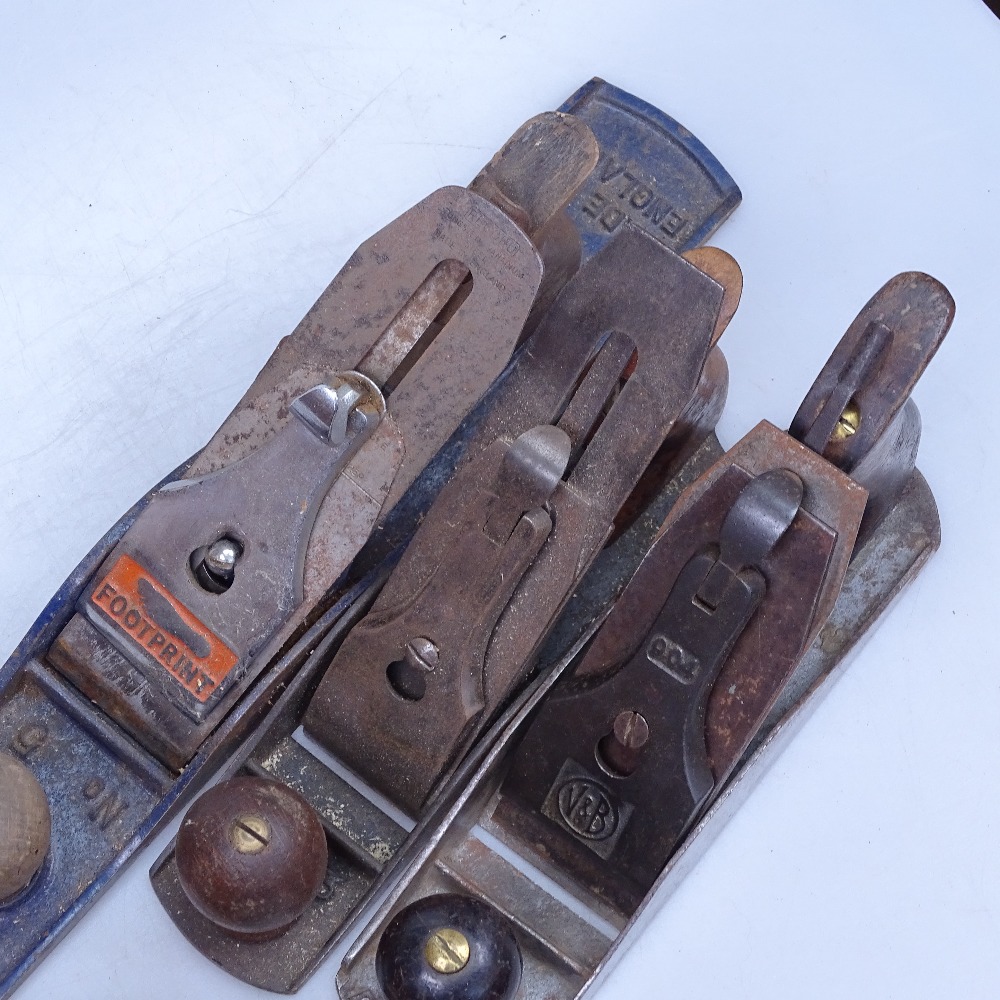 5 Antique carpenter's woodworking planes, including Record number 5 and V&B 904 - Image 2 of 2