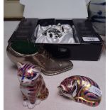 2 Royal Crown Derby cats, an Edwardian silver plated pin cushion design shoe, and a boxed Royal