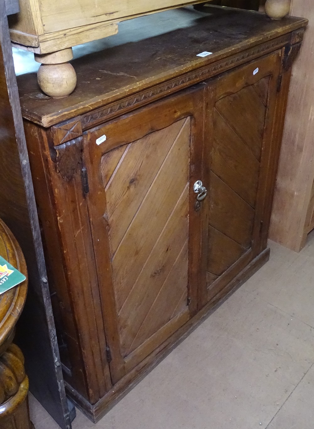 A Victorian stained pine 2-door cupboard, W94cm, H93cm