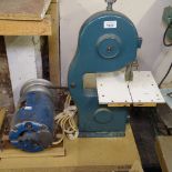 A bench-mounted fret saw, GWO