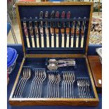 A canteen of silver plated Old English pattern cutlery for 6 people