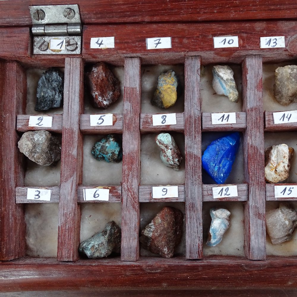 A box containing a collection of minerals - Image 2 of 2