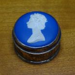 A Wedgwood sterling silver and Jasperware box, commemorating the Queen Elizabeth II Silver