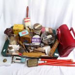 Picnic set, thermometer, kitchenalia etc