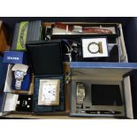 A tray containing a gent's Sekonda wristwatch, a reproduction Flying Scotsman pocket watch, and