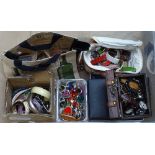 A box of miscellaneous costume jewellery