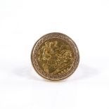 A 1982 gold half sovereign ring in 9ct gold setting, 9.5g