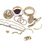 A group of various gold jewellery, including 9ct faceted garnet ring, 9ct wedding band etc, 19.4g