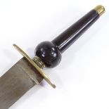 A boar hunting plug bayonet with horn handle, overall length 32cm