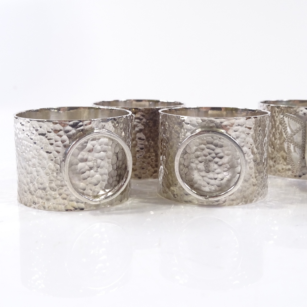 A set of 6 silver napkin rings, with applied butterfly motif, height 3cm, 7.1oz - Image 3 of 3