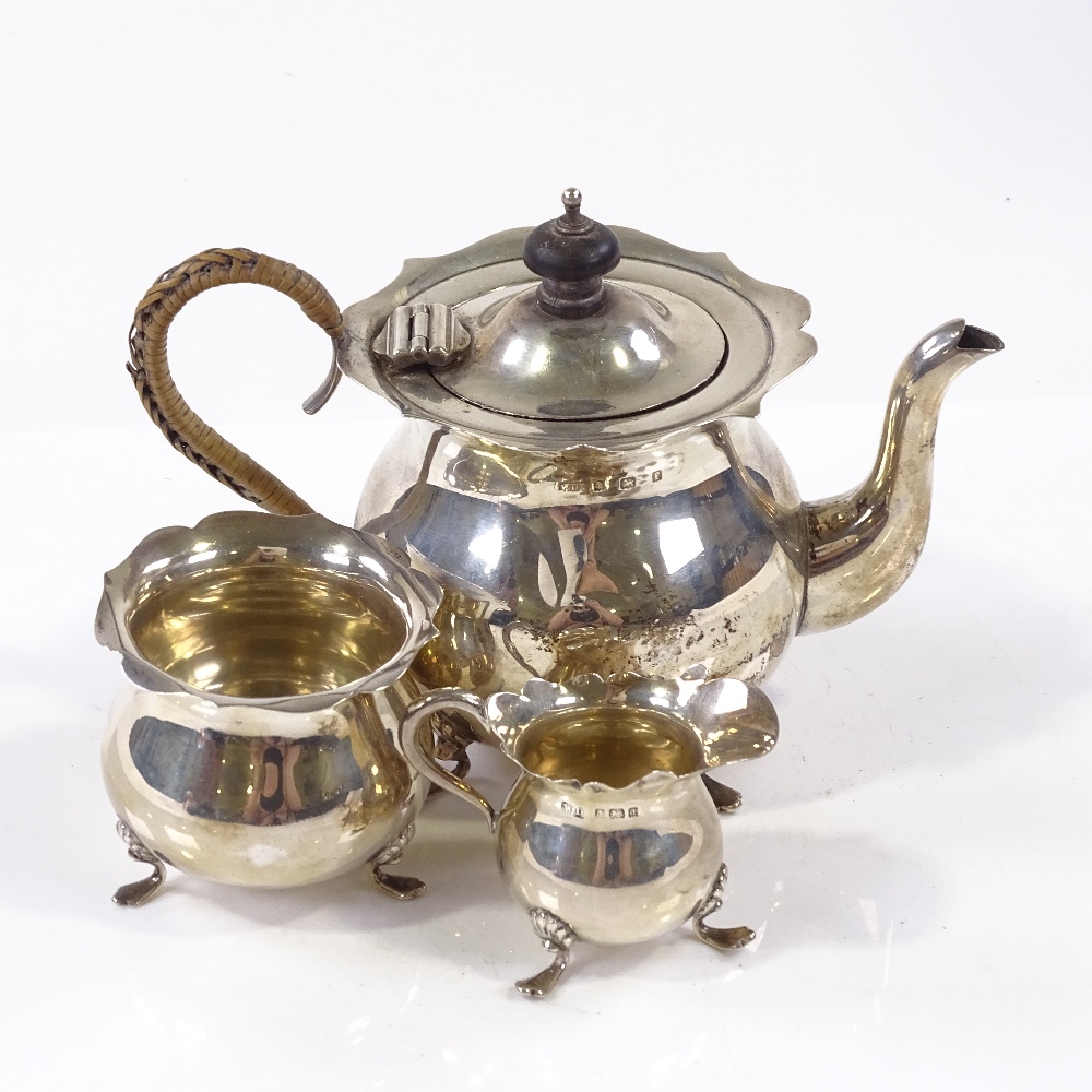 An Edwardian silver 3-piece batchelor's tea set, of bulbous form with scalloped rim, by William - Image 2 of 3