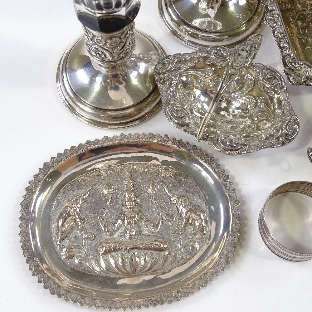 Various silverware, including embossed pin trays, napkin rings, glass vases etc, 8.1oz weighable - Image 3 of 3