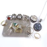 Various gold and silver jewellery, including 3 9ct rings