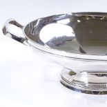 A George V circular silver 2-handled fruit bowl, by Ernest Druiff & Co, hallmarks Birmingham 1923,