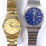 2 Seiko 5 automatic wristwatches, with day/date apertures, original boxes (2)