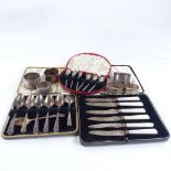 Various silverware, including napkin rings and cased sets of cutlery, 8.7oz weighable