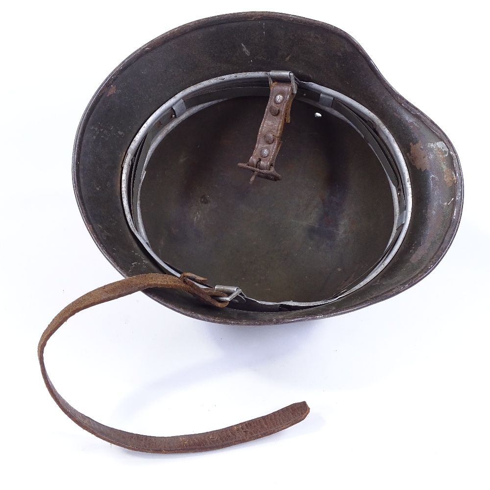 A German Second War Period tin helmet - Image 3 of 3