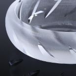 Lalique Yseult glass bowl with frosted rim and deeply cut pattern, engraved signature, 17.5cm x 13.