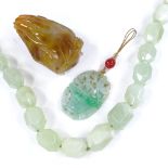 Various jade and green stone jewellery, including carved and pierced pendant (3)