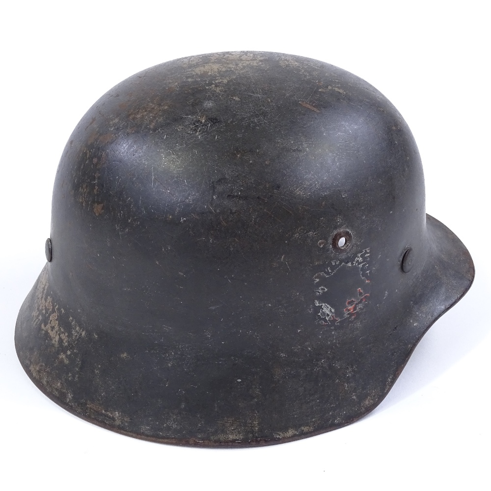 A German Second War Period tin helmet - Image 2 of 3