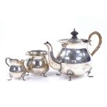 An Edwardian silver 3-piece batchelor's tea set, of bulbous form with scalloped rim, by William