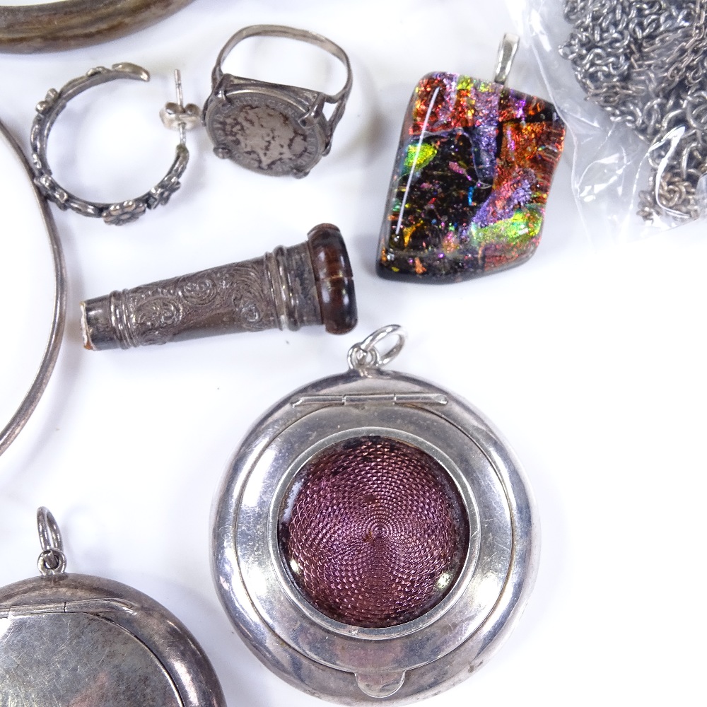 Various silver jewellery, including hinged bangles, pillboxes, chains etc - Image 3 of 4