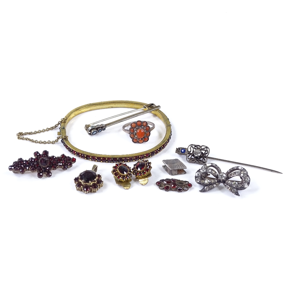 Various Victorian and later jewellery, including garnet bangle, earrings, brooch etc - Image 2 of 4
