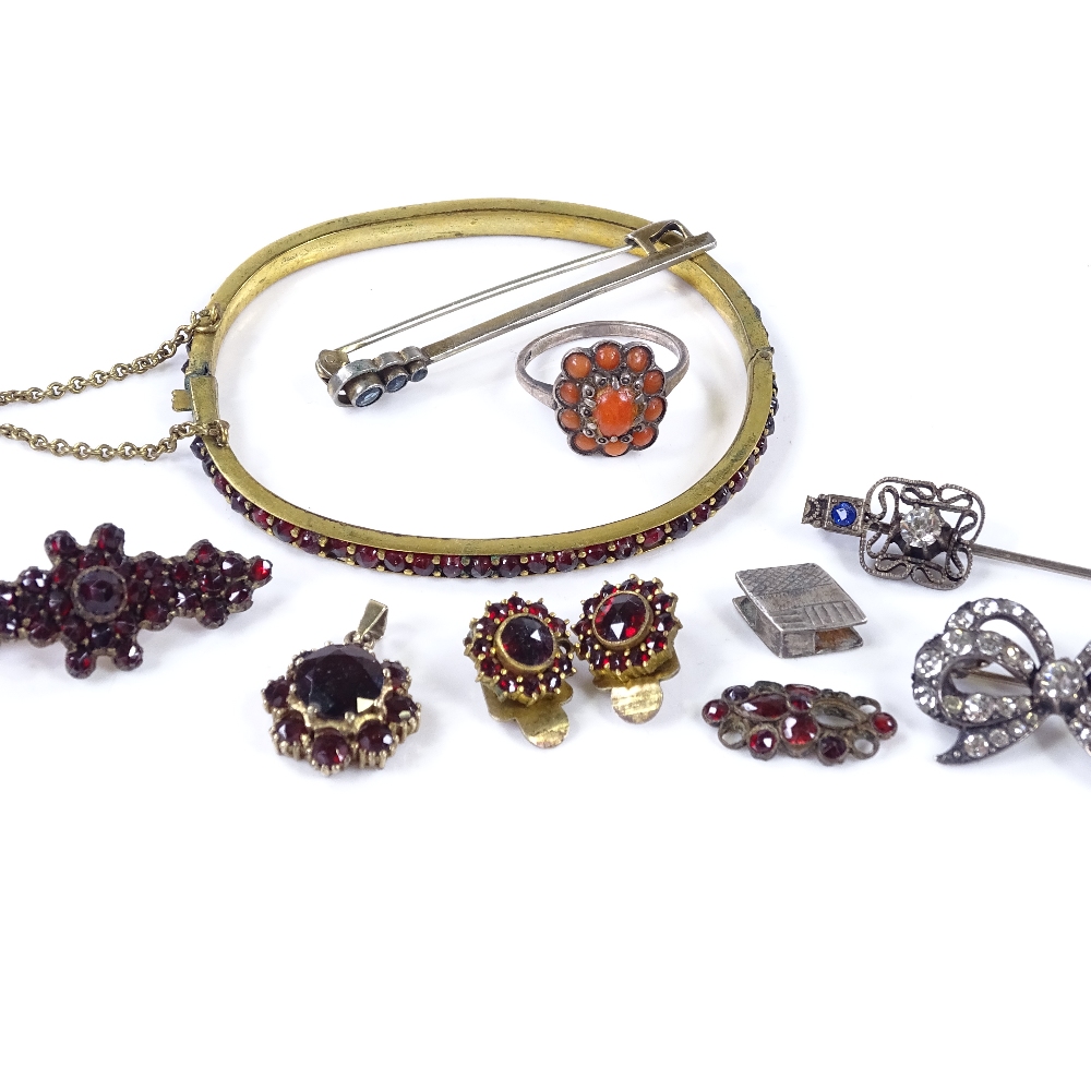 Various Victorian and later jewellery, including garnet bangle, earrings, brooch etc