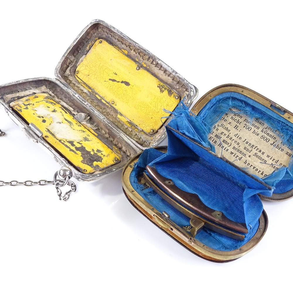 An Edwardian silver and tortoiseshell purse on chain by Henry Matthews, Birmingham 1910, width - Image 2 of 3