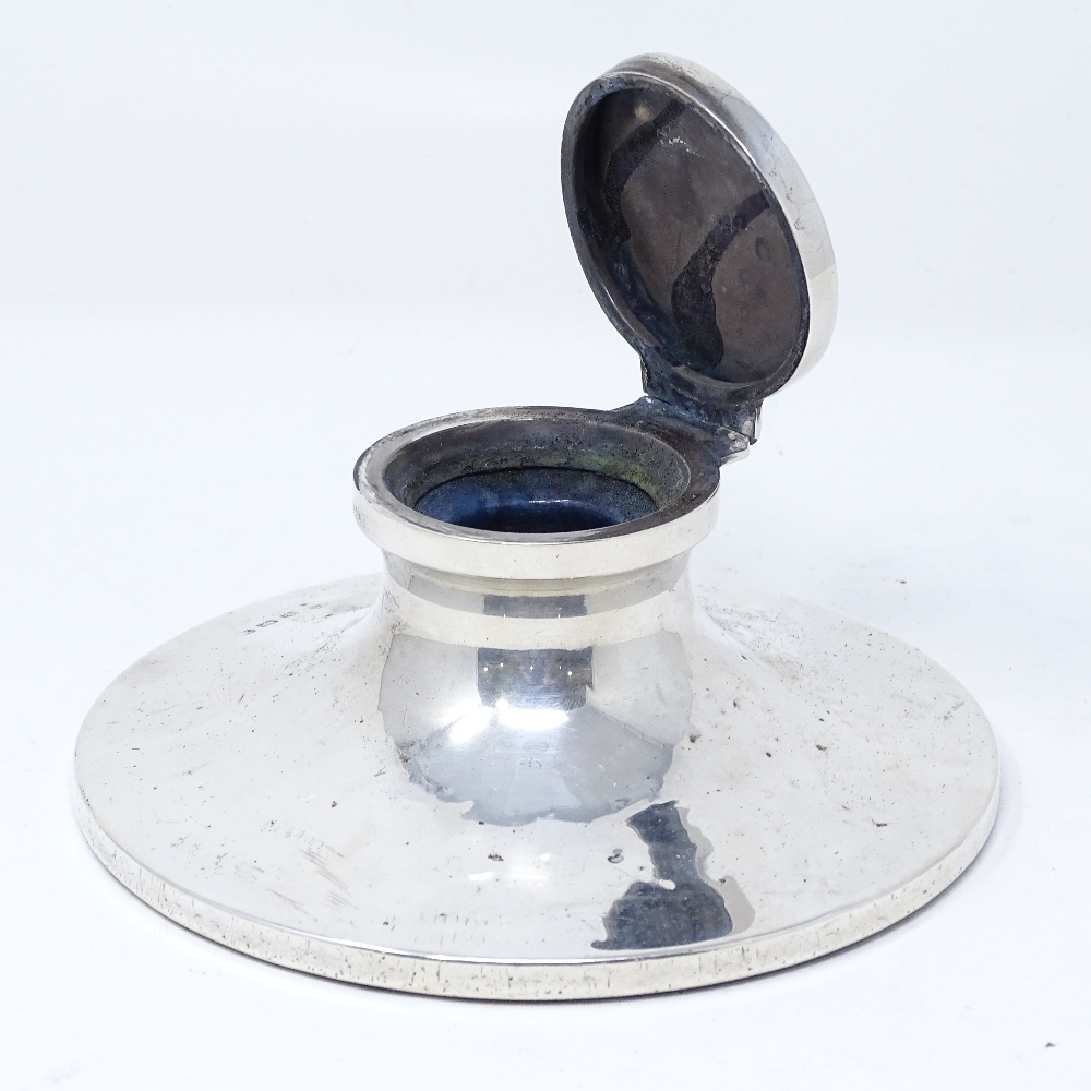 A George V silver capstan inkwell, with glass liner, by William Neale & Sons Ltd, hallmarks - Image 2 of 3