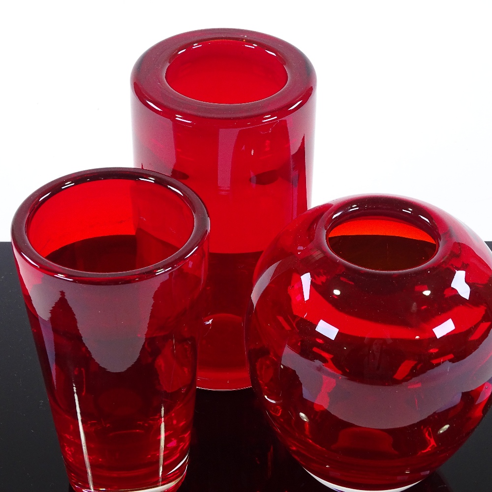 3 Whitefriars ruby glass vases designed by Geoffrey Baxter 1957-'64, largest height 16cm - Image 2 of 3