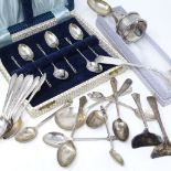 Various silverware, including spoons, napkin rings etc, 10oz total