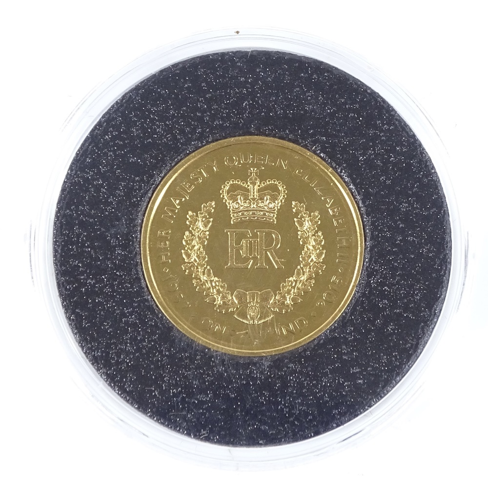 A 2015 proof gold £1 coin by Harrington & Byrne - Image 2 of 3