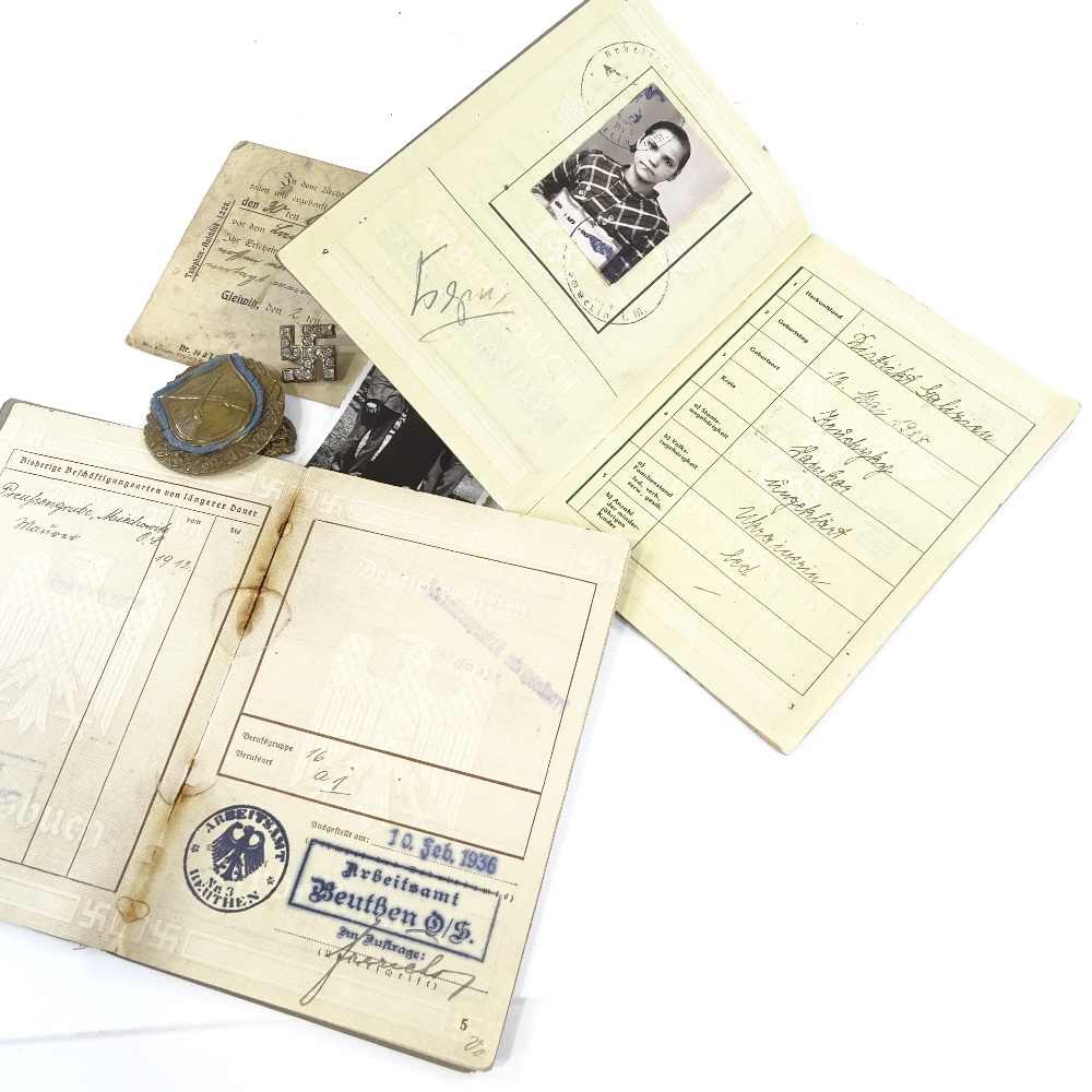 2 Second War Period German Workers' books, badges and coin - Image 3 of 3