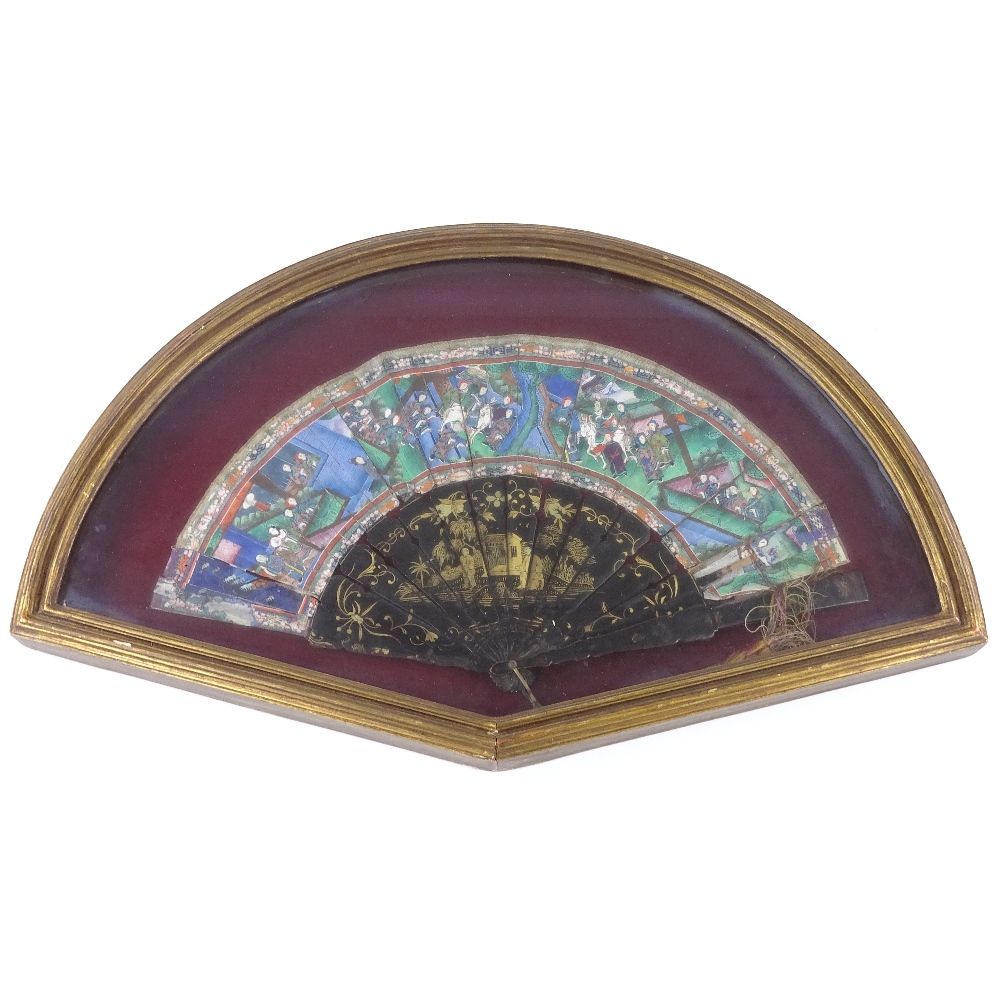 A 19th century Cantonese fan, with hand painted paper screen and gilded lacquered papier mache - Image 2 of 3